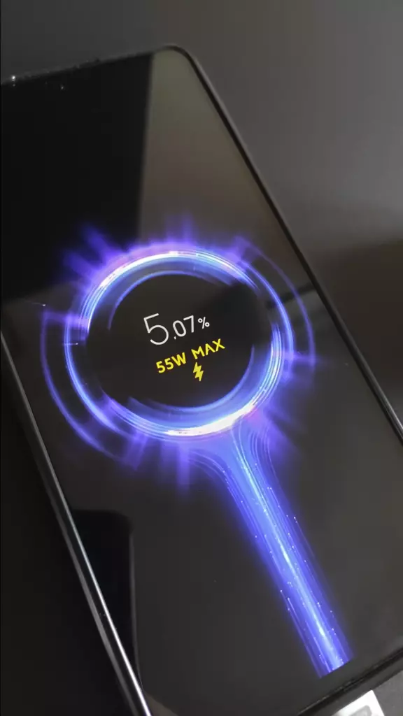Экран Xiaomi 11T при зарядке 55W от Ugreen PB727