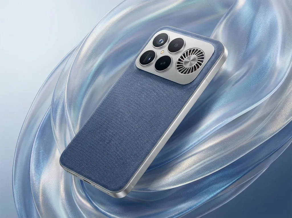 Redmi K90 Ultra с тканевой синей задней панелью и блоком камер