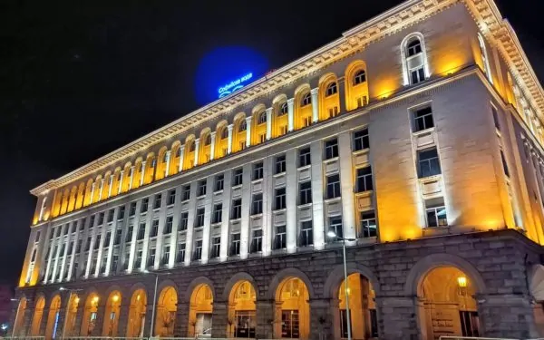 Пример ночной съёмки на Redmi Note 9T