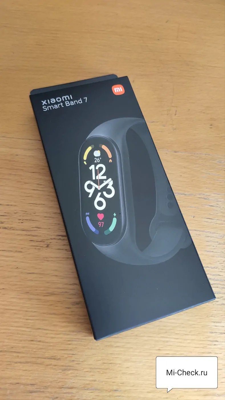 Лицевая сторона коробки Mi Band 7